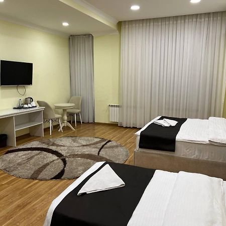 Queens 2 Hotel Ташкент Екстериор снимка