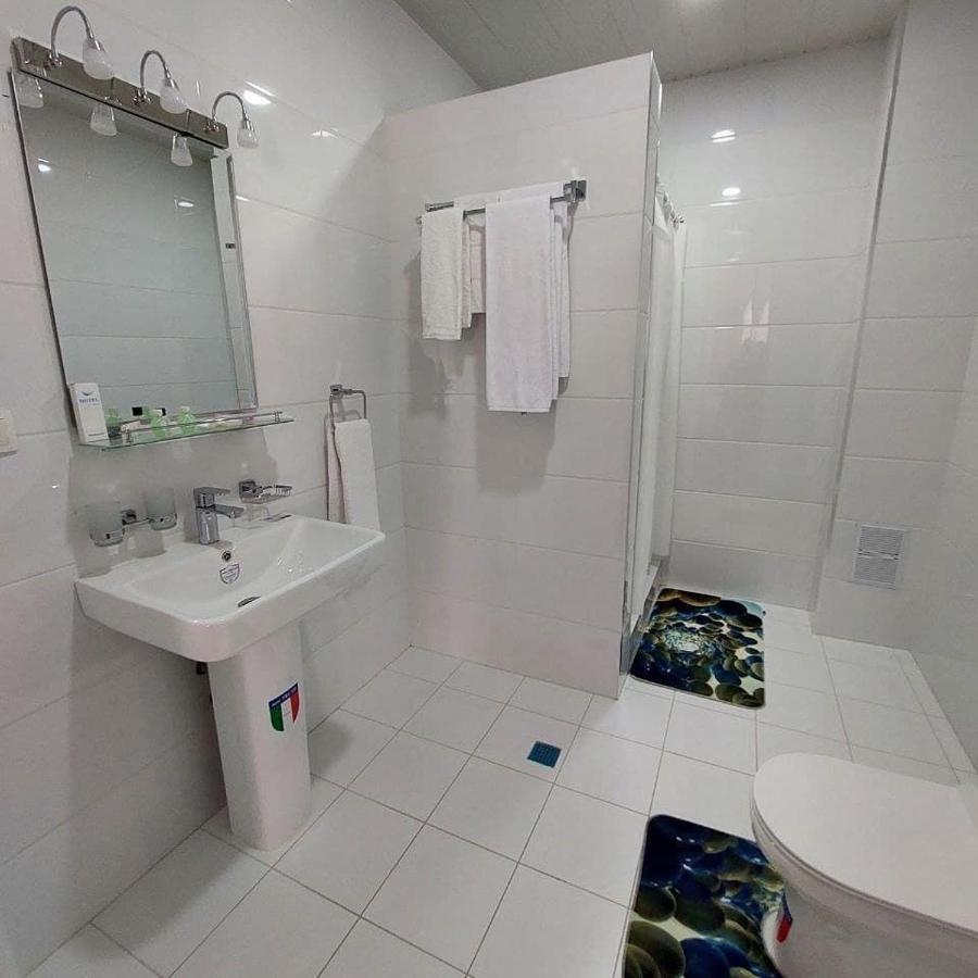 Queens 2 Hotel Ташкент Екстериор снимка