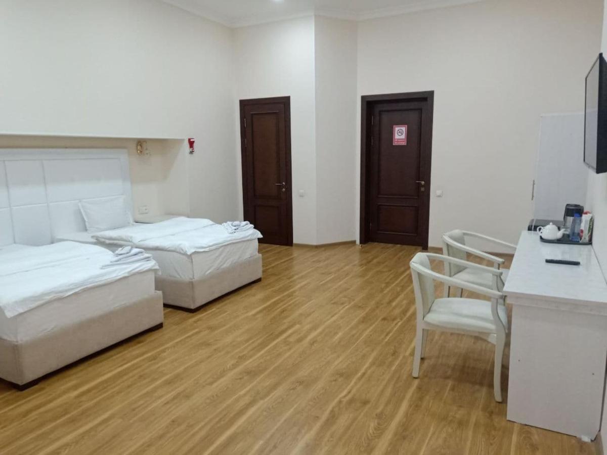 Queens 2 Hotel Ташкент Екстериор снимка