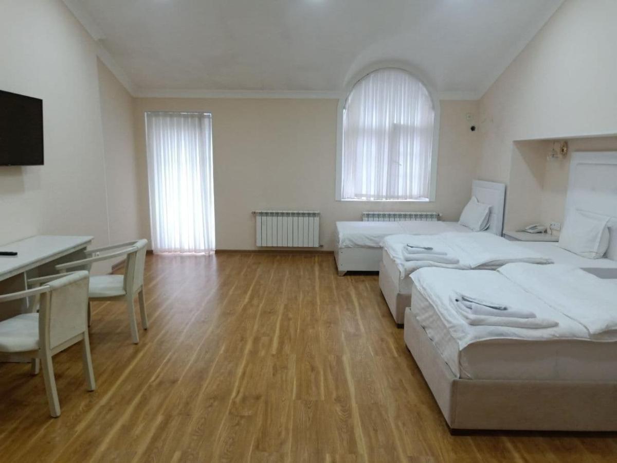 Queens 2 Hotel Ташкент Екстериор снимка