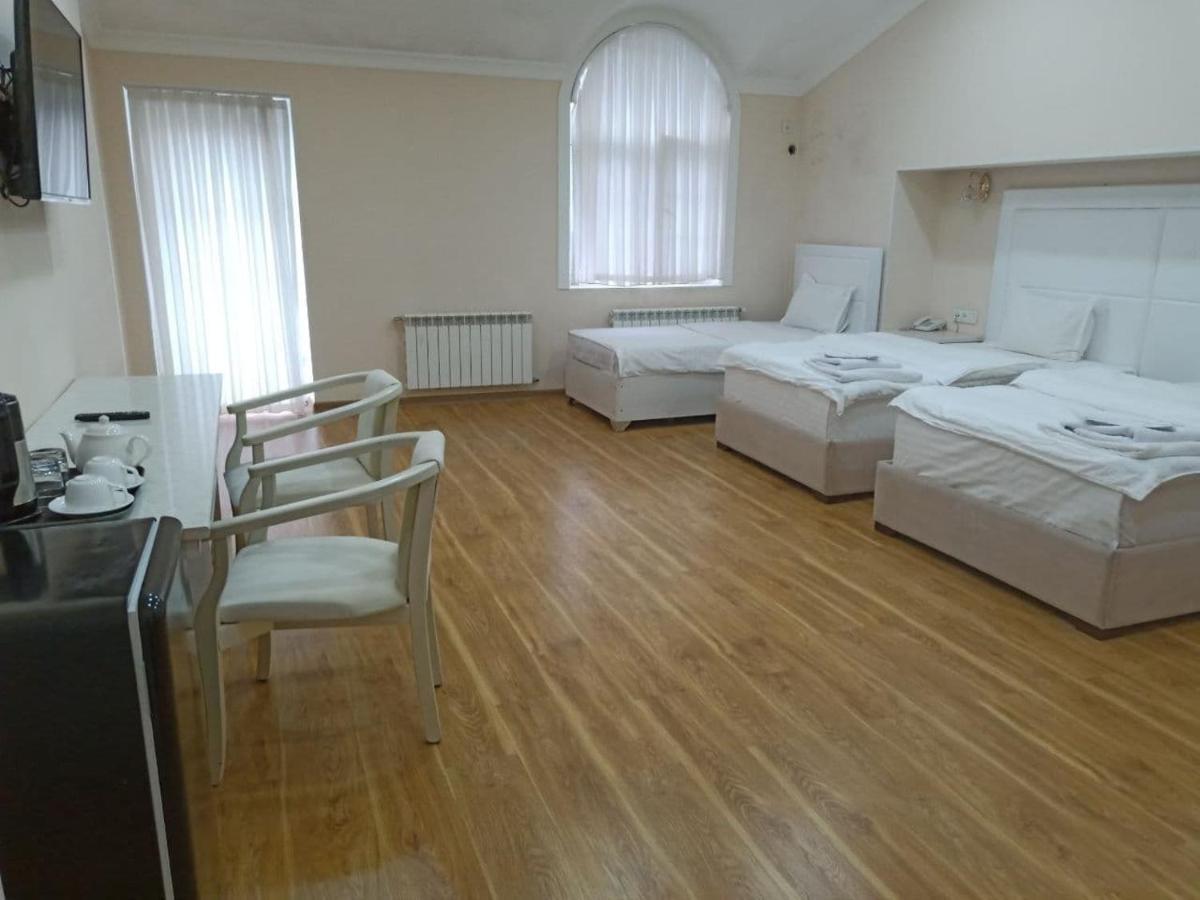 Queens 2 Hotel Ташкент Екстериор снимка