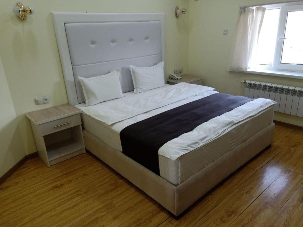 Queens 2 Hotel Ташкент Екстериор снимка
