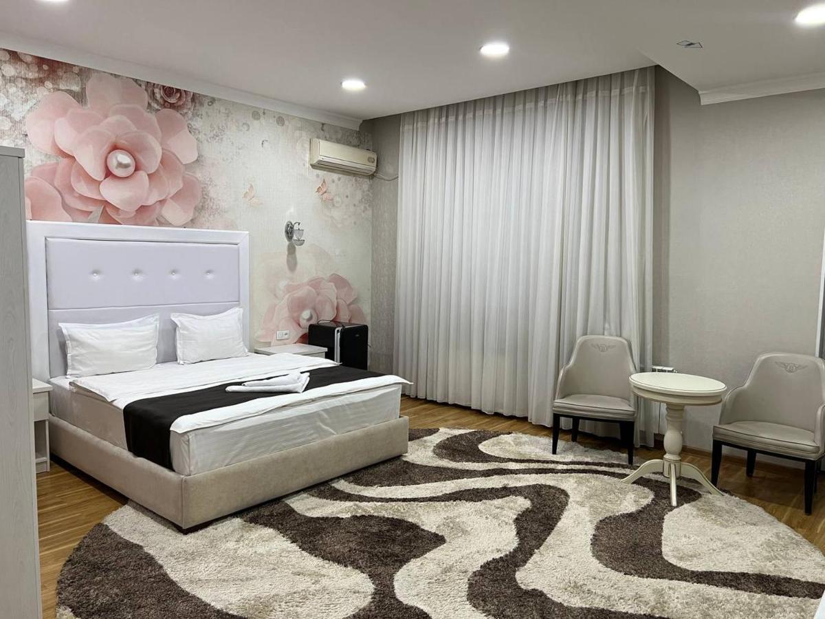Queens 2 Hotel Ташкент Екстериор снимка